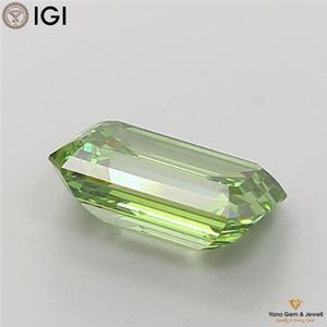 Diamant de laboratoire cultivé CVD de forme émeraude, certifié IGI, clarté VS2, couleur vert vif fantaisie, 6,01 carats, pour des bijoux de créateur époustouflants - Product Image 4
