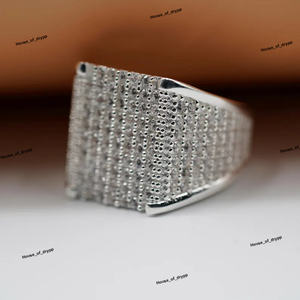 Anillo Cuadrado de Plata 925 con Moissanita y Diamantes, Anillo de Declaración Totalmente Cubierto de Piedras para Hombre, Estilo Hip Hop Audaz y Brillante - Product Image 5