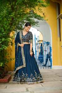 Lehenga de Seda Azul Marino Completamente Cosido, Especial para Bodas, Lehenga de Seda Vichitra con Bordado de Lentejuelas, con Choli y Dupatta - Product Image 3