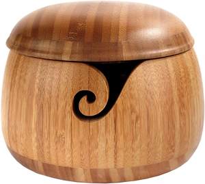 Support de fil en bambou artisanal de luxe avec couvercle amovible, bol à tricoter à spirale lisse, bol à crochet en bois robuste et antidérapant - Product Image 1
