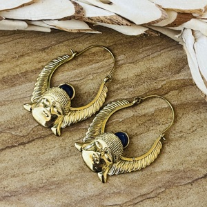 Boucles d'oreilles créoles tendance et originales, style tribal Bouddha, bijoux bohèmes en laiton pour femme, plaqué or 18 carats, motif aile d'ange ethnique, vente en gros/OEM/ODM - Product Image 4