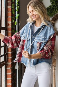 แจ็คเก็ตยีนส์ผู้หญิงสีน้ำเงินคลาสสิก – เสื้อโค้ทยีนส์แขนยาวติดกระดุมพร้อมกระเป๋า - Product Image 3