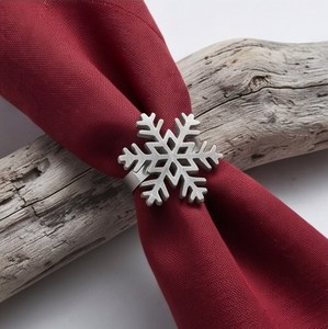 Anneaux de serviette en métal en forme de flocon de neige, argentés, décorations de table de Noël pour mariages et dîners de fêtes - Product Image 1