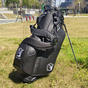 Sac de golf hybride moderne avec grand compartiment latéral pour vêtements et poignées rembourrées faciles à soulever pour une mobilité fluide sur le parcours - Product Image 2