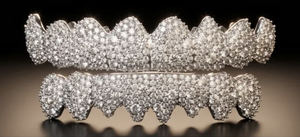 Grillz dentaire unisexe en argent sterling 925, synthétique HPHT CVD, avec mosaïque dentaire supérieure et inférieure, qualité VVS VS, pour un look raffiné - Product Image 4