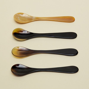 Cuchillo para Mantequilla y Cuchara para Ensalada Hechos a Mano con Cuerno de Búfalo, Personalizables, con Mango Largo y Acabado Espejo para Uso con Café - Product Image 6