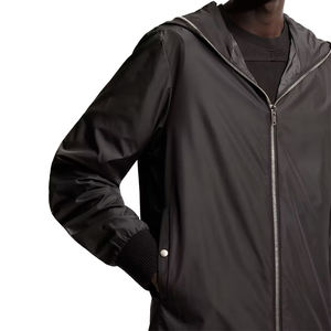 Chaqueta cortavientos de lujo para hombre, a la moda, con cierre de cremallera, personalizada, con capucha, ligera, de poliéster, informal, para exteriores. - Product Image 4