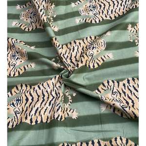 Tissu imprimé en pur coton, doux et léger, à motifs floraux ethniques, pour la confection de Kurtis, robes, chemisiers, artisanat de couture, matériau de qualité supérieure - Product Image 2