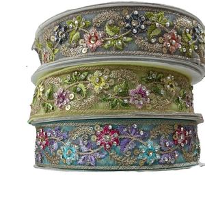 Accessoires vestimentaires : Tissus ethniques colorés, garnitures en dentelle GUIPURE, rubans métalliques pour ameublement, broderies en dentelle - Product Image 1