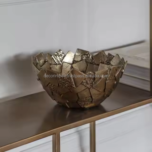 Cuenco decorativo de aluminio fundido de oro antiguo Montrose, decoración moderna para el hogar, frutero artesanal hecho a mano, centro de mesa único - Product Image 5