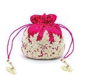 Sac à main Potli brodé pas cher avec détails de perles fines pour femmes, tenue ethnique, trousseau de mariée, fêtes - Product Image 1