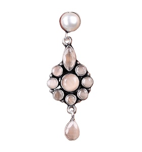 Boucles d'oreilles pendantes en argent oxydé avec perles, fleurs en laiton, onyx tendance, bijoux pour femmes, vente en gros, fournisseur en vrac - Product Image 1