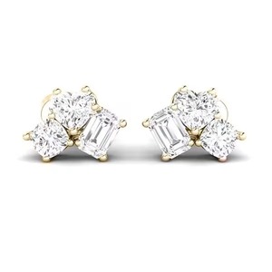 Boucles d'oreilles clous en diamant de laboratoire étincelant Trilogy 3,40 carats Or massif 14K E-VS2 Sertissage à griffes Rond Brillant Produit authentique - Product Image 1