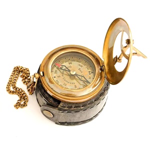 Brújula de Latón con Dial Analógico, Estilo Retro, Multifunción, para Senderismo y Navegación al Aire Libre, con Cadena - Product Image 6