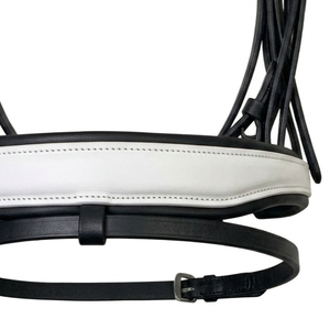 Bridon de cheval élégant noir et blanc en cuir anatomique rembourré, avec frontal incurvé en cristal personnalisé, bridon à mors flottants OEM - Product Image 2