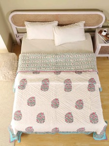 Edredón Bordado Bohemio con Patrón Floral Azul, Hecho a Mano en Algodón, Juego de Ropa de Cama para Decoración del Hogar para Todas las Temporadas - Product Image 1