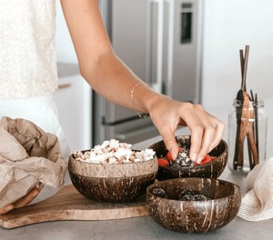 High Quality <b>Coconut</b> Bowl Eco Friendly Handmade Natural Durable Polished Reusable Kitchen Serving Dining Product - Product Image 3
