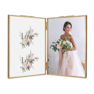 Cadre photo double face en verre et laiton sur pied, cadre photo de table en métal pour la décoration intérieure, vente en gros - Product Image 4