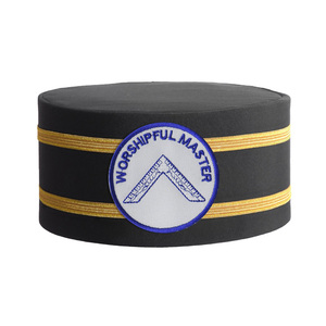 Gorra de coronación azul para Maestro Venerable de Logia, negra, de primera calidad, para ceremonias, con insignia redonda bordada personalizada - Product Image 1