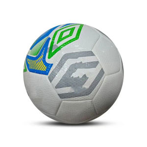 Ballon de football de futsal en cuir PU de haute qualité, léger, à faible rebond, avec impression numérique, couleur et design personnalisés - Product Image 4