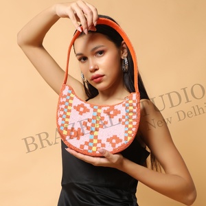 Nouvel Arrivage BRAZEAL STUDIO Sac à Main Pochette Épaule en Velours Tendance pour Femme avec Perles de Verre et Motif Géométrique - Product Image 3
