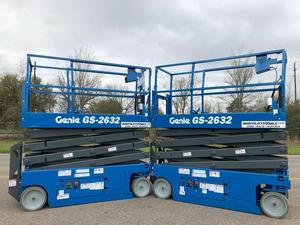 รถยกกรรไกรไฟฟ้า New Genie GS-2032 แบบขับเคลื่อนด้วยตัวเอง แพลตฟอร์มทำงานยกสูงระบบไฮดรอลิก 10 เมตร รับน้ำหนัก 1000 กิโลกรัม สำหรับโรงงาน/คลังสินค้า - Product Image 4
