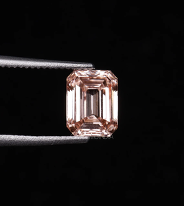 เพชรทรงเรขาคณิต 1.75 กะรัต สีแชมเปญ เพาะเลี้ยงในห้องปฏิบัติการ สำหรับทำเครื่องประดับ เพชรเม็ดเดี่ยวสีแฟนซี ผู้ผลิตเพชรเม็ดเดี่ยวสีมรกตจากอินเดีย - Product Image 1