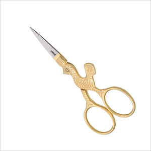 Tijeras Multiusos en Forma de Corazón en Hermosos Colores, Tijeras de Bordado de Acero Inoxidable de Marca Privada para Uso Profesional - Product Image 3