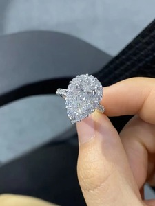 แหวนหมั้นเพชรทรงลูกแพร์หรูหรา ทอง 14K ประดับเพชรแบบปาเว่ เครื่องประดับชั้นดีสำหรับผู้หญิง - Product Image 1