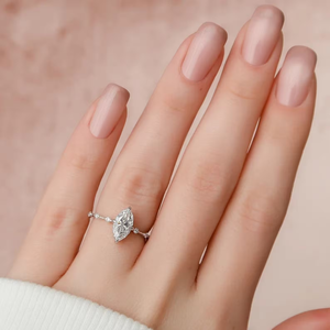 Bague de fiançailles en diamant taille marquise de 1,0 ct avec halo caché et pierres latérales, certifiée IGI, plaquée or 18 carats, luxe unisexe - Product Image 6