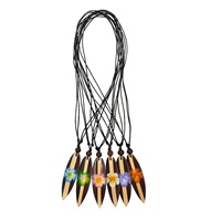 Pendentif Planche de Surf en Bois 6 cm pour Homme et Femme, Motif Fleur, Palmier, Dauphin sur Cordon Noir Réglable