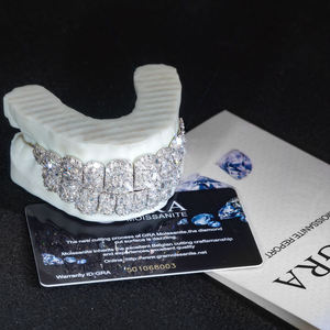 AMBER JEWELS ชุดกริลล์ซ์เพชรหรูหราแบบเต็มชุด ทรงกลมเจียระไนแบบบริลเลียนท์ ฝังเพชรขนาดเล็ก ทองคำแท้ 18K สไตล์ฮิปฮอป สำหรับทุกเพศ ใส่ได้ทุกวัน - Product Image 3