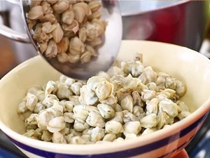 เนื้อหอยเชลล์ต้มสุกพร้อมรับประทาน ยี่ห้อเวียดเดลต้า ผลิตภัณฑ์ขายดี เหมาะสำหรับผัด ต้ม ซุป โจ๊ก และข้าว น้ำหนัก 1 กก. แช่แข็ง บรรจุภัณฑ์สุญญากาศ - Product Image 4