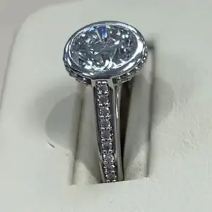 Anillo de Compromiso Vintage con Diamante Cultivado en Laboratorio de 2.65CTW, Corte Bezel, Certificado IGI, Chapado en Oro Amarillo de 14k, para Aniversario o Boda - Product Image 3