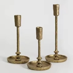 Portavelas de Metal Vintage con Base Redonda y Diseño Simple en Acabado Dorado para Decoración del Hogar, Bodas, Fiestas y Eventos - Product Image 6