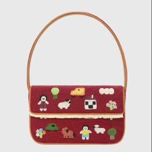 Bolso de Mano para Dama, Hecho a Mano con Resina Bordada, TCE |   Cartera Artesanal con Cuentas para Mujer |   Accesorio de Moda Étnico Hecho a Mano - Product Image 2