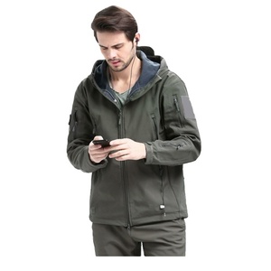 เสื้อแจ็กเก็ตกันลมแบบนิ่มสำหรับกลางแจ้ง/คุณภาพสูงยั่งยืนและทนทาน/กำหนดโลโก้และสีได้ตามต้องการ - Product Image 4