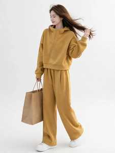 Conjunto Deportivo con Capucha para Mujer, Color Amarillo Mostaza, Sudadera con Cierre de Media Cremallera, Pantalones Largos Holgados, Atuendo Casual 2 en 1 para Otoño - Product Image 4