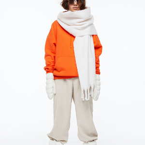 เสื้อฮู้ดซิปสีแดง/ดำ ผลิตจากโพลีเอสเตอร์ 100% - Product Image 1