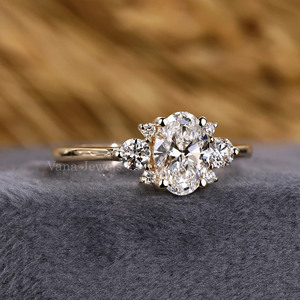 Bague de fiançailles en or 10 carats à la mode Style Art déco unique avec diamant de laboratoire ovale Proposition parfaite cadeau d'anniversaire pour votre femme - Product Image 1