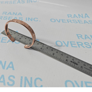 Brazalete Magnético de Cobre de Diseño Minimalista Rana Overseas Inc, Joyería Terapéutica Ecológica, Elegante, Moderna y Ajustable para Bautizo - Product Image 2