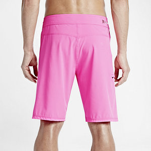 Shorts de bain décontractés roses unis pour hommes, taille mi-haute avec cordon de serrage, séchage rapide, fabriqués au Pakistan - Product Image 2