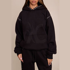 Sudadera unisex con tachuelas, tejido suave, con elegantes detalles metálicos, ropa informal de moda para uso diario. - Product Image 4