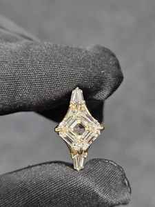 Anillo de diamantes cultivados en laboratorio con corte Asscher al por mayor para unisex, anillo de tres piedras de oro macizo de 14k, regalo de promesa de boda para novia - Product Image 3