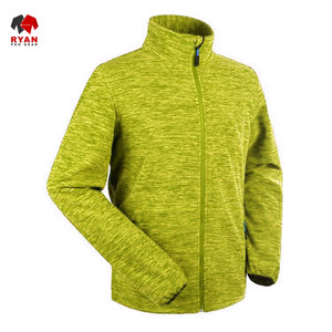 แจ็คเก็ตซอฟต์เชลล์แบบมีซิปสำหรับผู้ชาย ดีไซน์สั่งทำพิเศษจาก Ryan Pro Gear พร้อมโลโก้สั่งทำ ลายเรียบ - Product Image 2