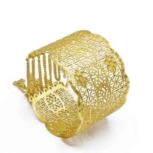 Pulsera Kada de Moda al por Mayor, Chapada en Oro de 14K, 18K, 24K, con Múltiples Cadenas Colgantes y Diseños Grabados Intrincados - Product Image 2