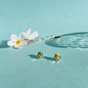 Pendientes Unisex Minimalistas de Oro Sólido 14K Certificado con Diamante Natural de 0.5 Quilates, Corte Brillante Redondo - Product Image 5