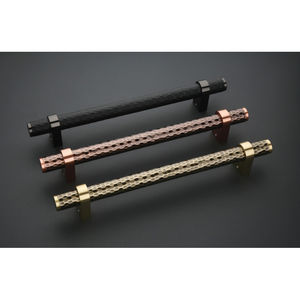 Poignée de porte décorative en acier inoxydable pour meubles de cuisine de luxe et quincaillerie de salle de bain - Product Image 1