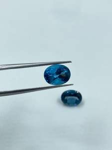 Topacio Azul Oscuro de Londres, Corte Ovalado, Gema Natural de 5.13 Quilates, 7x9MM, para Joyería de Plata - Product Image 6