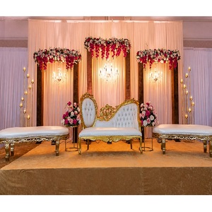 Sofá de Boda Blanco Real para Novios, Sofá de Amor Glamuroso para Novios Indios, el Más Vendido - Product Image 1